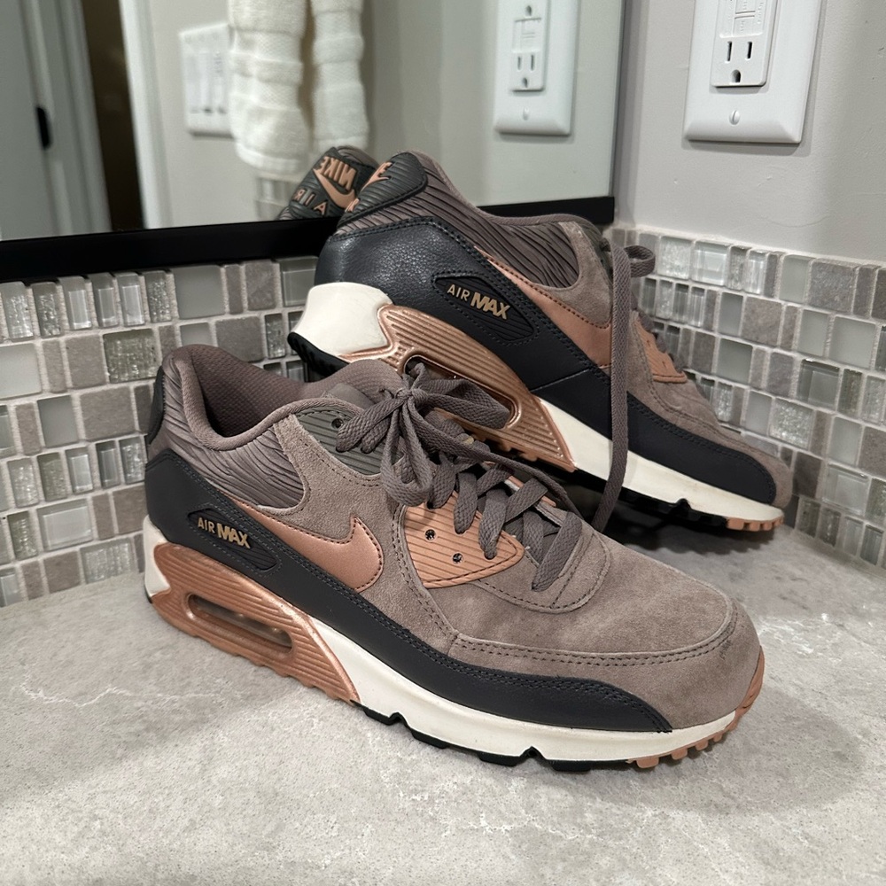 Nike Air Max Women’s Sneakers - Gray and Tan